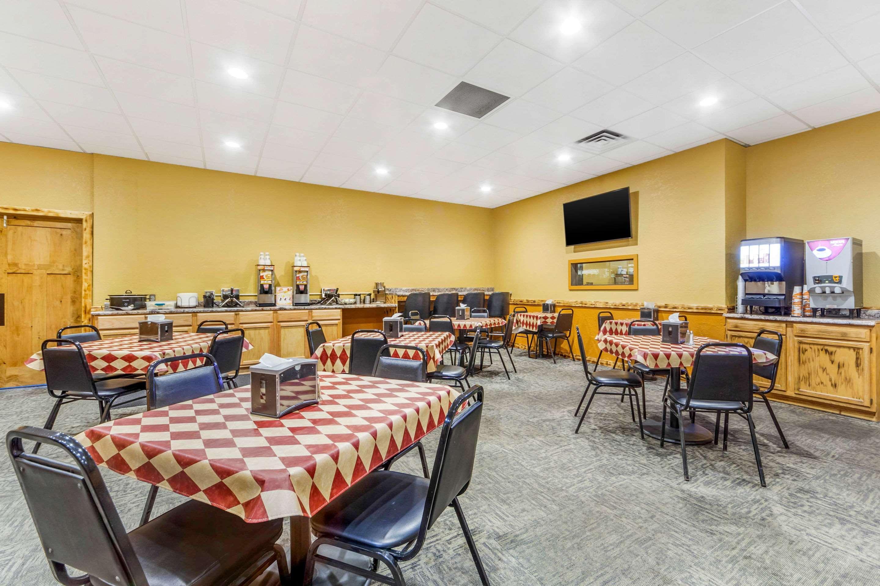 Econo Lodge Inn & Suites Brookings Zewnętrze zdjęcie